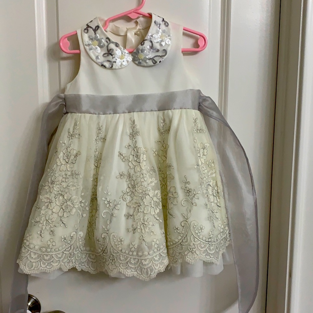 Beautiful dress size 24months